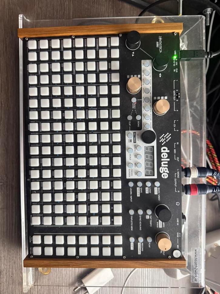 Synthstrom Deluge, Muziek en Instrumenten, Midi-apparatuur, Zo goed als nieuw, Ophalen of Verzenden