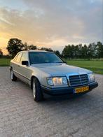 MERCEDES W124 300D OLDTIMER AUTO AUT BELASTINGVRIJ DIESEL, Auto's, Automaat, Diesel, Particulier, 1000 kg