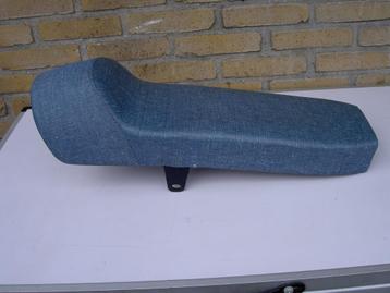 Te KOOP  Blauwe buddy seat/zadel met opberg klepje etc beschikbaar voor biedingen
