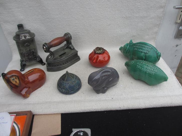 Diverse spaarpotten. SNS Bank / Accolay /Goebel e.a., Verzamelen, Spaarpotten, Gebruikt, Dier, Steen, Aardewerk of Keramiek, Ophalen of Verzenden