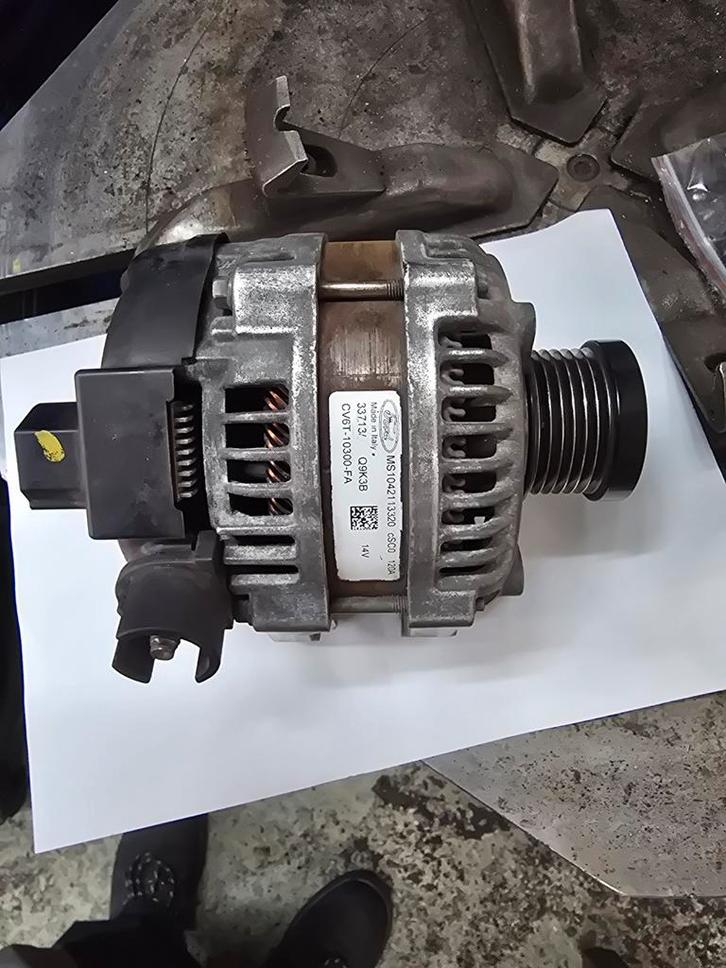 Ford Dynamo / Alternator - Gebruikt, Auto-onderdelen, Motor en Toebehoren, Ford, Gebruikt, Ophalen of Verzenden