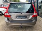 Volvo V70 2.5FT Momentum Automaat 230PK H.LEER / XENON / TRE, Gebruikt, Zwart, Bruin, Leder en Stof