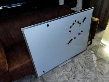 Whiteboard groot 120cm bij 90cm beschikbaar voor biedingen