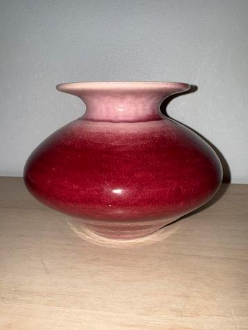 Vintage vaas beschikbaar voor biedingen