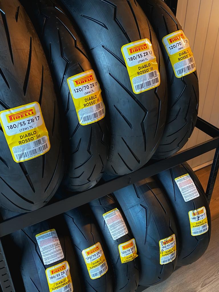 Pirelli motorbanden 180 55 17 , 120 70 17, 190 55 17, Motoren, Accessoires | Onderhoudsmiddelen, Ophalen