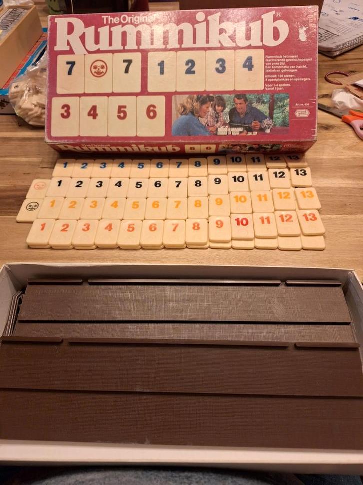 Rummikub - Grote Stenen Editie, Hobby en Vrije tijd, Gezelschapsspellen | Bordspellen, Gebruikt, Vijf spelers of meer, Ophalen of Verzenden