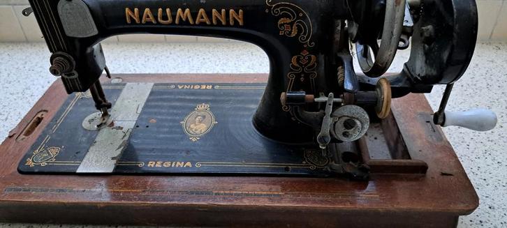Antieke Naumann Regina Naaimachine, Antiek en Kunst, Antiek | Naaimachines, Ophalen of Verzenden