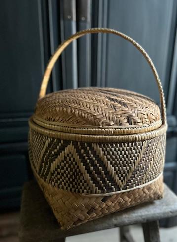 Vintage Chinese bamboe mand fruitmand Aziatisch oostets beschikbaar voor biedingen