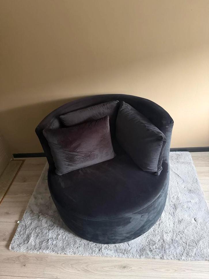 Zwarte Velvet Loveseat - Rond & Stijlvol!, Huis en Inrichting, Fauteuils, Zo goed als nieuw, Stof, 75 tot 100 cm, Ophalen
