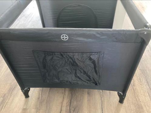 Opvouwbare box met matras en hoeslaken, Kinderen en Baby's, Boxen, Zo goed als nieuw, Vierkant, In hoogte verstelbaar, Boxkleed