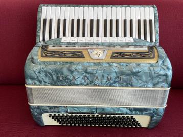 Italiaanse Galanti Super accordeon .120bas .4korig .Musette beschikbaar voor biedingen