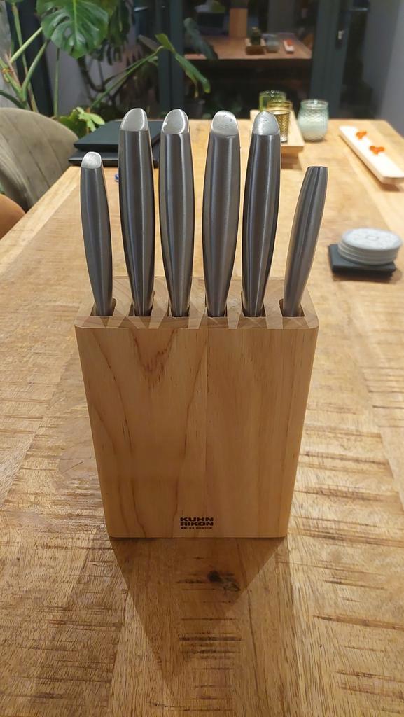 Messenset Kuhn Rikon - Complete Set!, Huis en Inrichting, Keuken | Bestek, Zo goed als nieuw, Bestekset, Rvs of Chroom, Ophalen of Verzenden