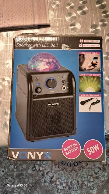 Vonyx Speaker met mic en disco licht  beschikbaar voor biedingen