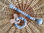 speenkoord beertje blauw met bijpassende bijtring €19,95, Ophalen of Verzenden, Nieuw, Kraamcadeau