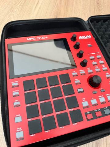 Akai MpC one plus - complete set! beschikbaar voor biedingen