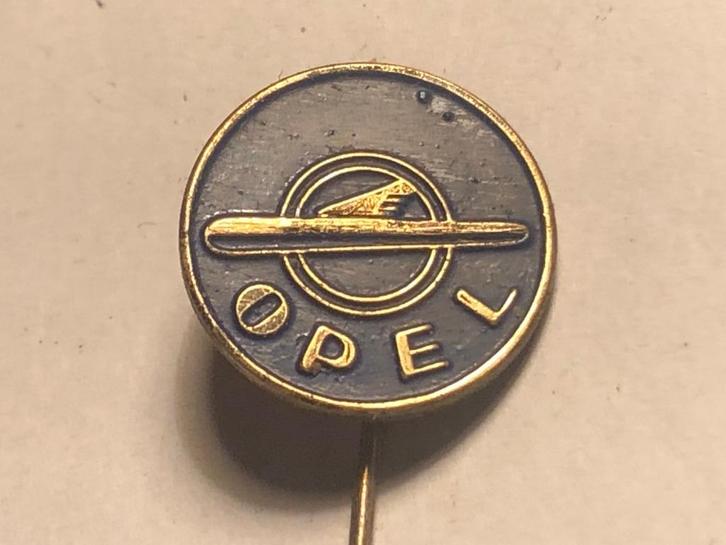 Metalen OPEL AUTOMERK Speld (Blauw/Metaalkleur)., Verzamelen, Speldjes, Pins en Buttons, Zo goed als nieuw, Speldje of Pin, Transport