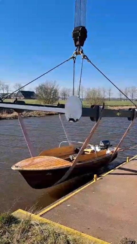 Mooi sloepje met trailer en buitenboordmotor, Watersport en Boten, Sloepen, Gebruikt, Tot 10 pk, 3 tot 6 meter, Buitenboordmotor