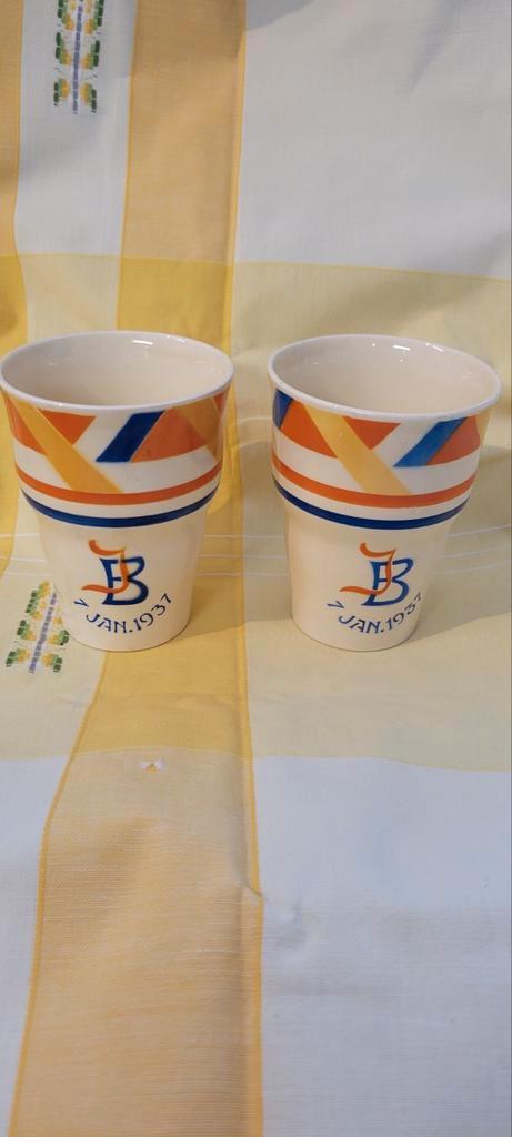 twee bekers tgv huwelijk Juliana en Bernard, Verzamelen, Koninklijk Huis en Royalty, Gebruikt, Servies, Ophalen of Verzenden