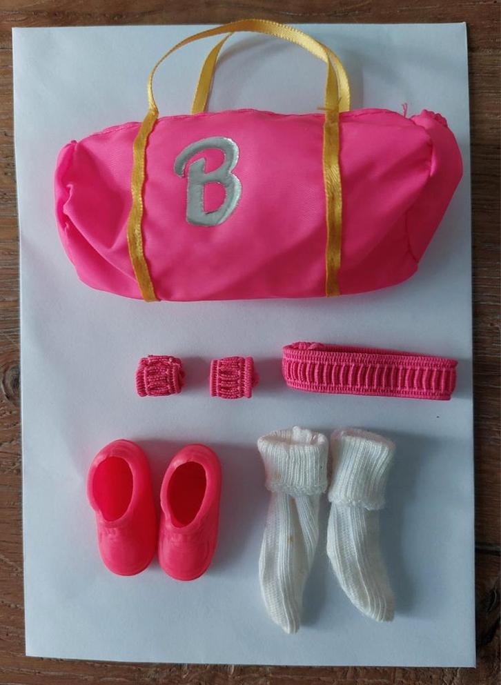 Vintage Barbie kleding / kleertjes, Verzamelen, Poppen, Zo goed als nieuw, Kleertjes, Ophalen of Verzenden