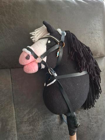 Hobbyhorse met heel veel tuig! beschikbaar voor biedingen