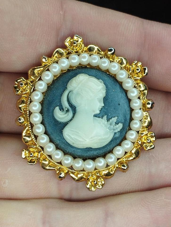 prachtige vintage zeldzame camee broche, Sieraden, Tassen en Uiterlijk, Broches, Zo goed als nieuw, Overige materialen, Ophalen of Verzenden