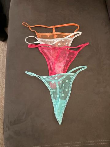 Dames string set beschikbaar voor biedingen