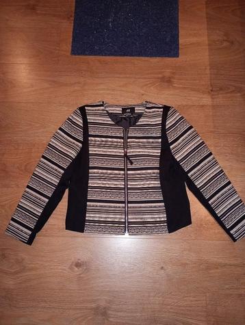 Mooi zwart/beige jasje mt 44  beschikbaar voor biedingen