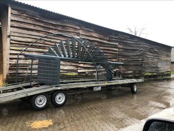 Wenteltrap spiltrap 5 meter hoog met bordes  beschikbaar voor biedingen