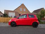 Toyota Yaris Idols  1.0 16V Vvti 3DR 2004 Rood, Stof, Zwart, 4 cilinders, 400 kg