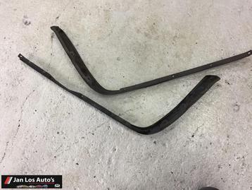 Onderspoiler voorfront Audi 100 C3 ('82-'90) zwart 443805617 beschikbaar voor biedingen