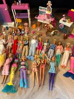 Complete set 31 Barbies met Barbie spullen en kleren, Zo goed als nieuw, Ophalen, Barbie