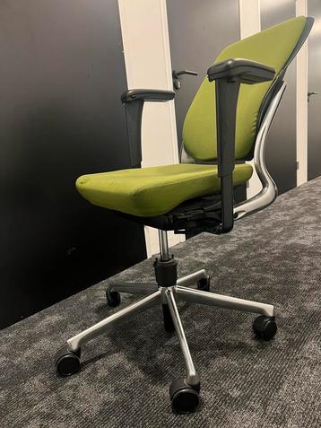 Ahrend bureaustoel - moet nakijken worden beschikbaar voor biedingen