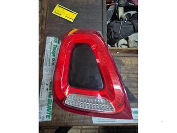 Achterlicht links van een Fiat 500 beschikbaar voor biedingen