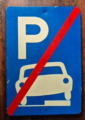 Vintage verkeersbord
Niet parkeren op de stoep.  beschikbaar voor biedingen