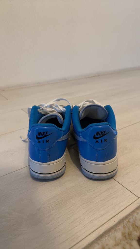 Nieuw, niet gedragen Nike schoenen, Ophalen of Verzenden, Zo goed als nieuw, Blauw, Sneakers of Gympen