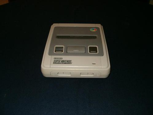 Super Nintendo met 7 Games., Spelcomputers en Games, Spelcomputers | Nintendo Super NES, Zo goed als nieuw, Met 3 controllers of meer