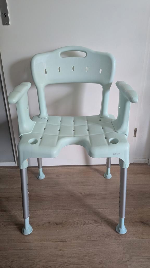 Etac badstoel met armleuningen, Huis en Inrichting, Stoelen, Zo goed als nieuw, Eén, Kunststof, Metaal, Overige kleuren, Ophalen of Verzenden