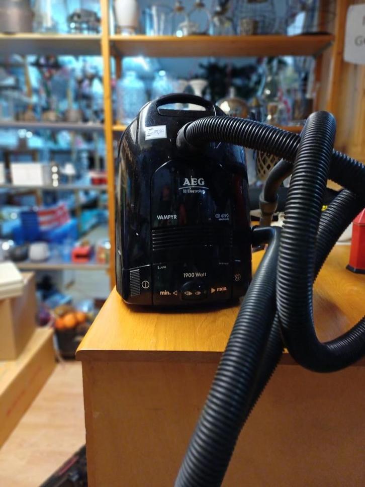 AEG Vampyr Stofzuiger - 1900 Watt, Witgoed en Apparatuur, Stofzuigers, Gebruikt, Stofzuiger, 1600 tot 2000 watt, Stofzak, Ophalen