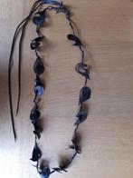 Nieuwe Ketting leer artistiek d.grijs/goud lengte 45cm, Ophalen of Verzenden, Nieuw, Goud, Kunststof