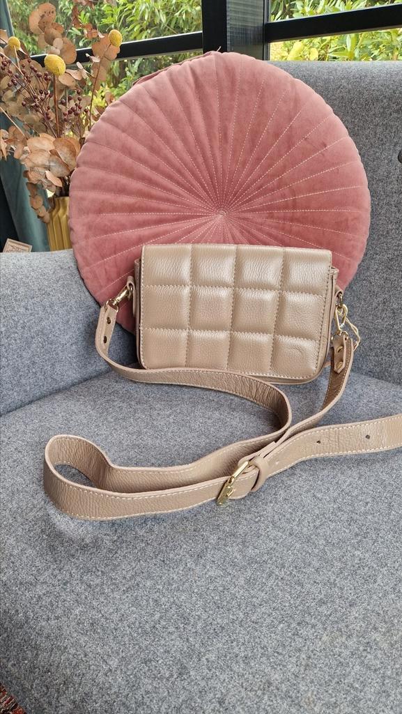 Nieuwe leren schoudertas Borse in Pelle, Sieraden, Tassen en Uiterlijk, Tassen | Schoudertassen, Nieuw, Overige merken, Beige