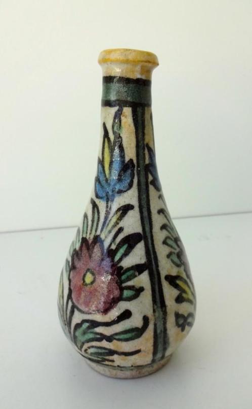 Keramiek vaas beige met bloem motieven Perzisch 3753-k, Antiek en Kunst, Antiek | Keramiek en Aardewerk, Ophalen of Verzenden