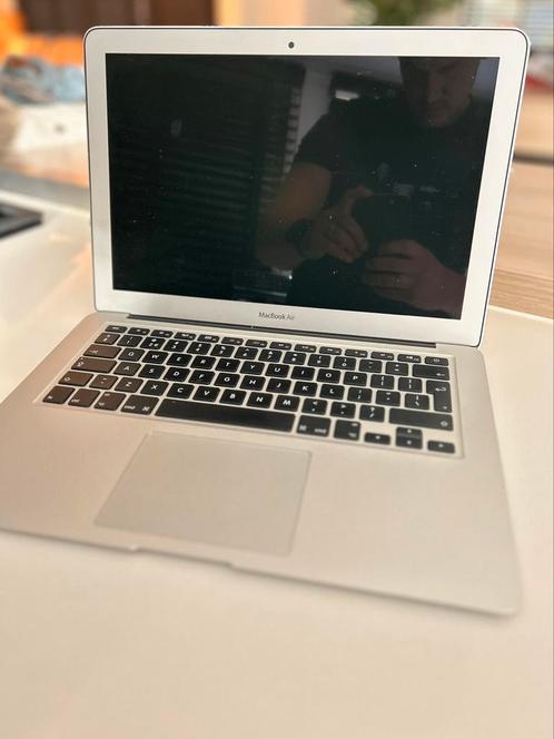 Macbook air model A1466, Computers en Software, Apple Macbooks, Zo goed als nieuw, 13 inch, Minder dan 2 Ghz, Ophalen of Verzenden