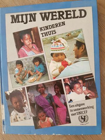 Mijn wereld Kinderen thuis UNICEF beschikbaar voor biedingen