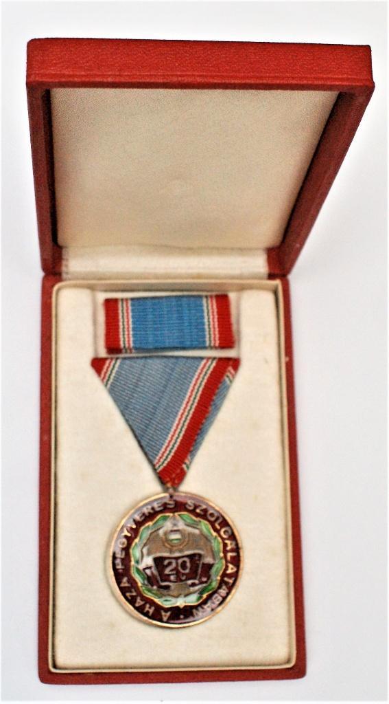 Hongaarse Medaille in cassette - Sovjet CCCP Periode, Verzamelen, Militaria | Algemeen, Landmacht, Lintje, Medaille of Wings, Overige gebieden