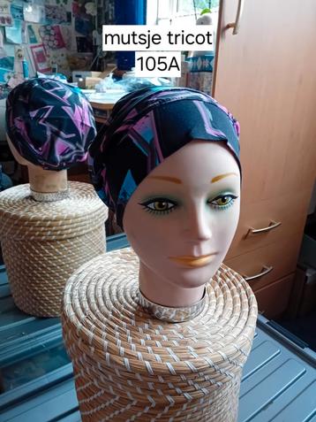 Tricot chemo mutsjes beschikbaar voor biedingen