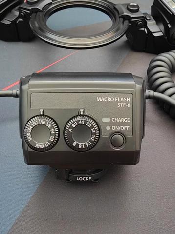 Olympus STF-8 macro flitser  beschikbaar voor biedingen