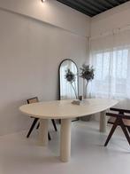 NIEUW!! Beton ciré eettafel met 3 poten., Ophalen of Verzenden, Vijf personen of meer, Overige vormen, Nieuw