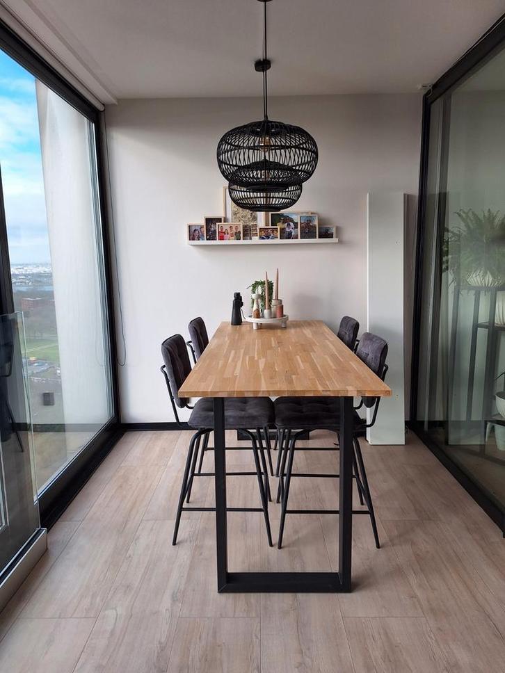 Inboedel verkoop: Bartafel barkrukken fauteuil lampen enz, Huis en Inrichting, Complete inboedels, Ophalen