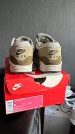 Nike Air Max 1 - Medium Olive Sequoia Size: 38.5EU, Verzenden, Nike air max 1, Sneakers of Gympen, Gedragen