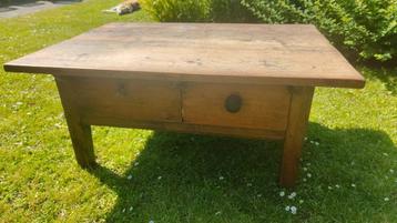 Landelijke salontafel beschikbaar voor biedingen